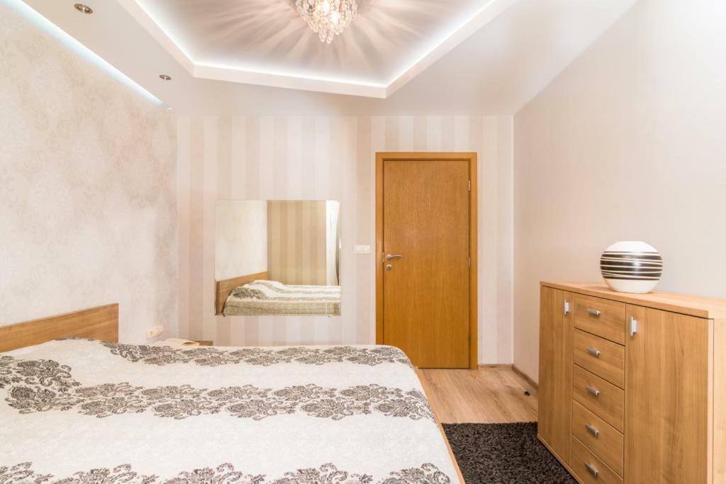 Nice And Cozy Flat In The Center Sofia Exterior foto